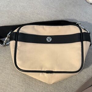 lululemon athletica Beige and Black Belt Bag